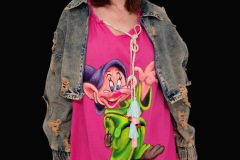 Rochie roz vibrant pictată manual cu piticul Dopey
